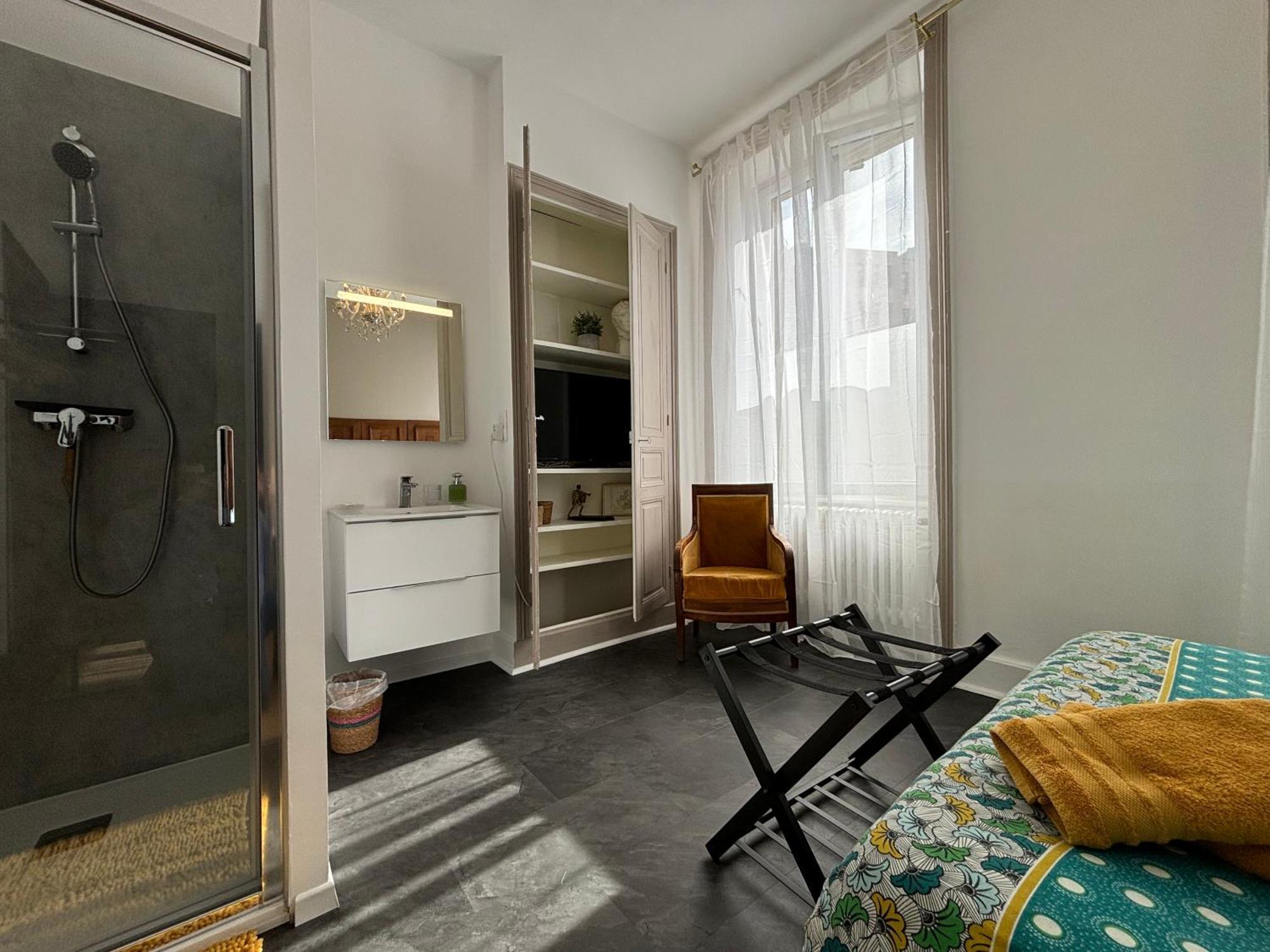 Maison A La Guitarde - Hotel Particulier Hippolyte Châteauroux Exteriér fotografie